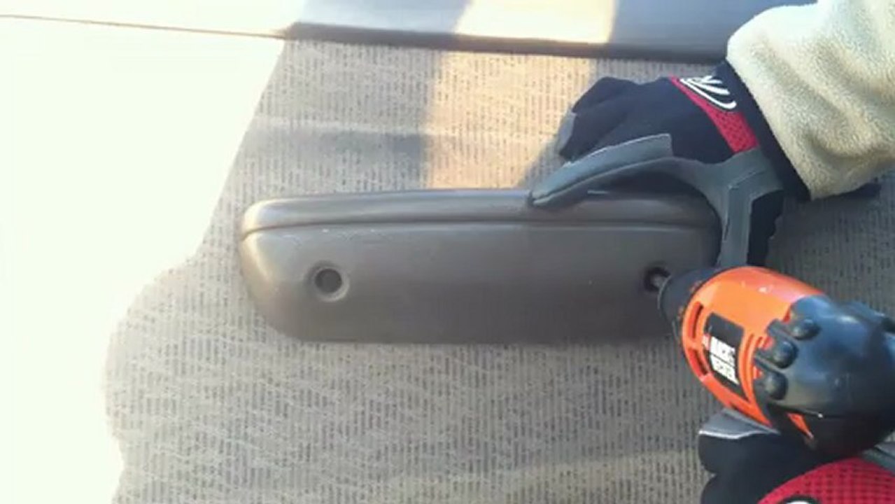 How to remove the interior door panel