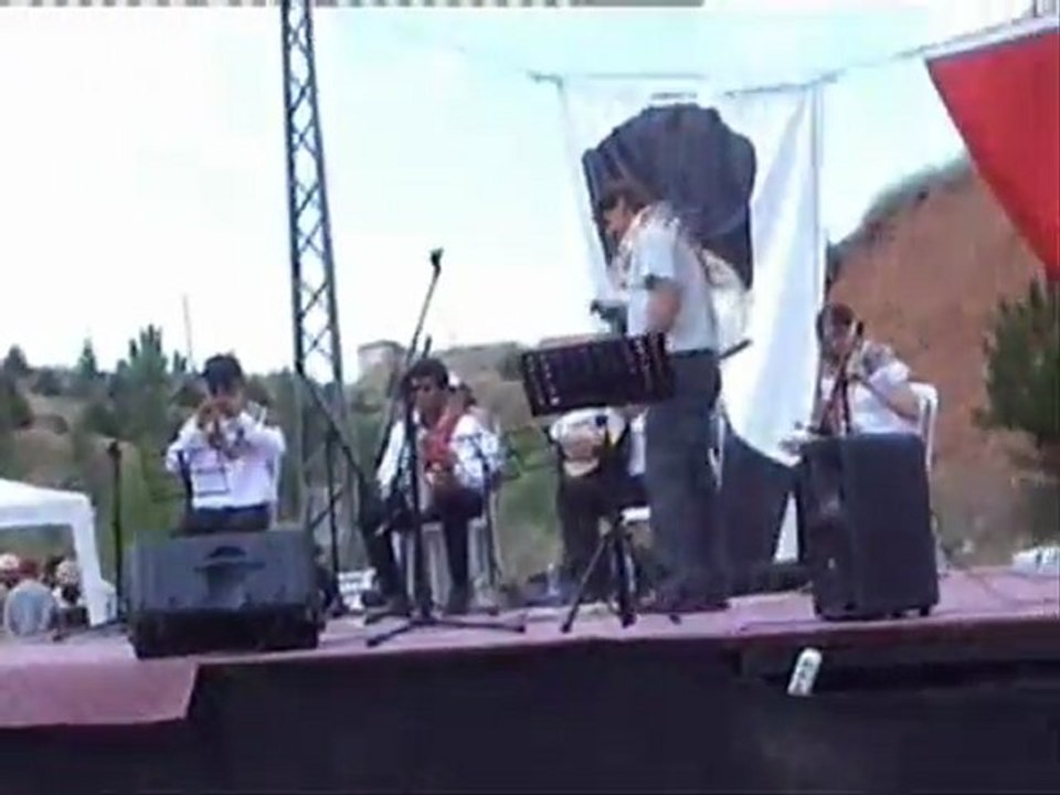 ENVER ÇATAL SÜCÜLLÜ  YÖRÜK TÜRKMEN ŞÖLENİNDE TÜKÜLER SÖYLEDİ.2010