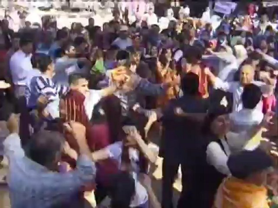 GAMZE DURMAZER ANTALYA YÖRÜK ŞÖLENİNDE HALKI COŞTURDU.2011