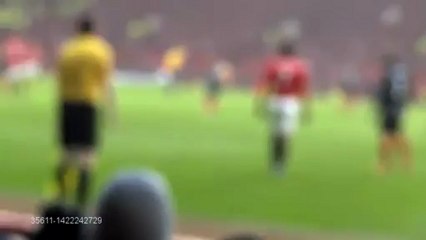 Louis Suarez Your Teeth Are Off Side Chant Live From Old Trafford Manchester United 2-1 Liverpool (1)