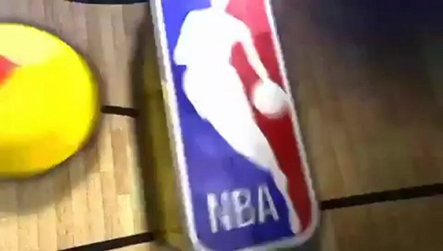 Lakers Crush Cavaliers; Knicks Snap Skid