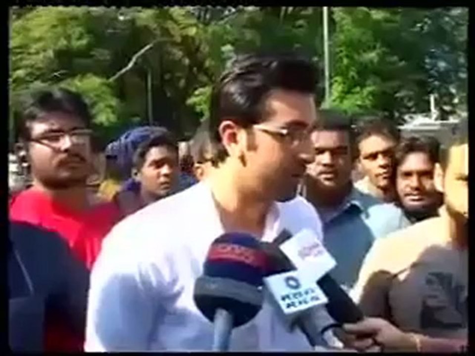 Ranbir Kapoor and Prakash Jha spread Global Warming awarenes.mp4