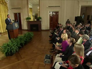 Obama backs new gun reforms as Newtown grieves