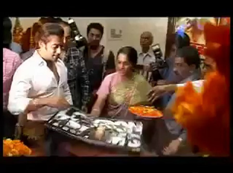 Salman Khan sells London Dreams tickets.mp4