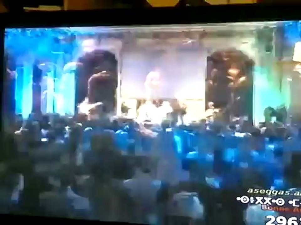 8/ NOUVEL AN BERBERE 2013-YENNAYER 2963 IDIR chante avec Daniel PREVOST en kabyle!