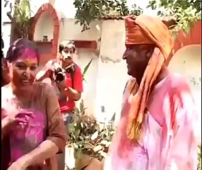 Shabana Azmi Javid Akthar Wet with colour.mp4
