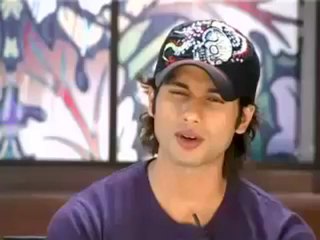 Shahid Kapoor becomes manuplative.mp4