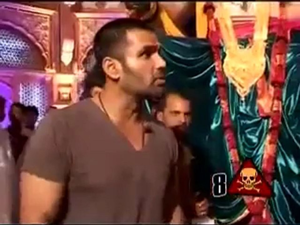 Suniel Shetty loud voice.mp4