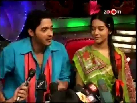 Shreyas Talpade-Amrita Rao promoting Sajjanpur on TV Show.mp4