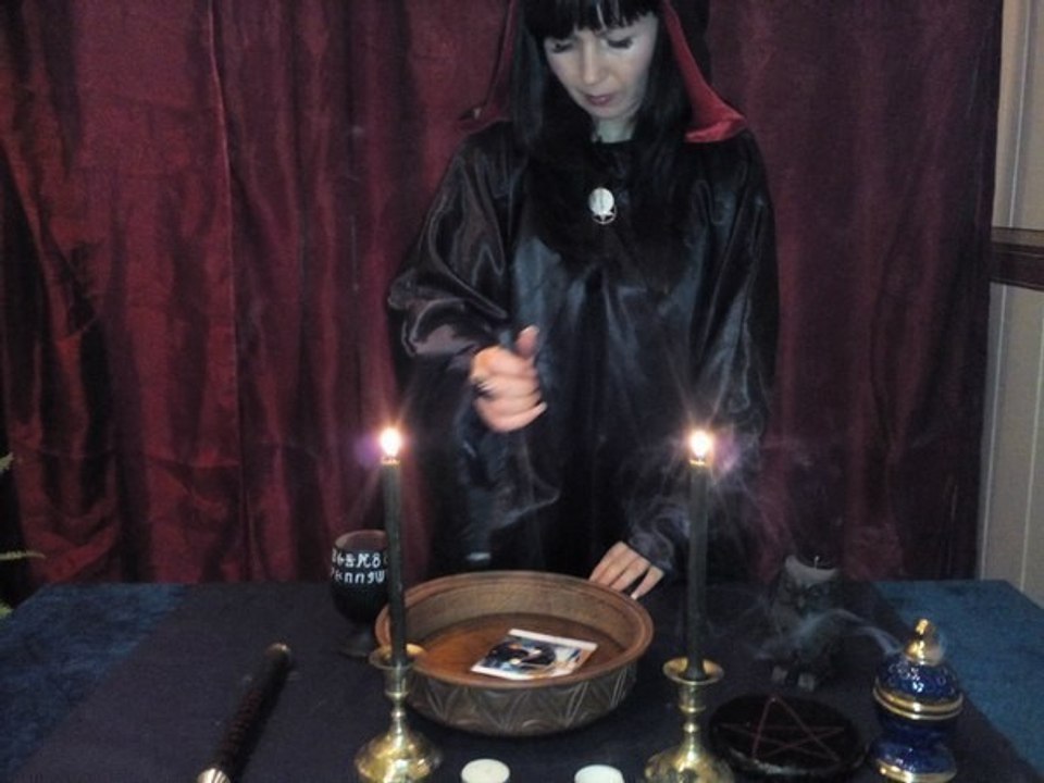 Комплексная методика развития интуиции, ясновидения, с обучением предсказательным техникам на картах Таро и Ленорман, Рунах.