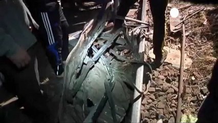 Mısır'da raydan çıkan trende çok sayıda ölü ve...