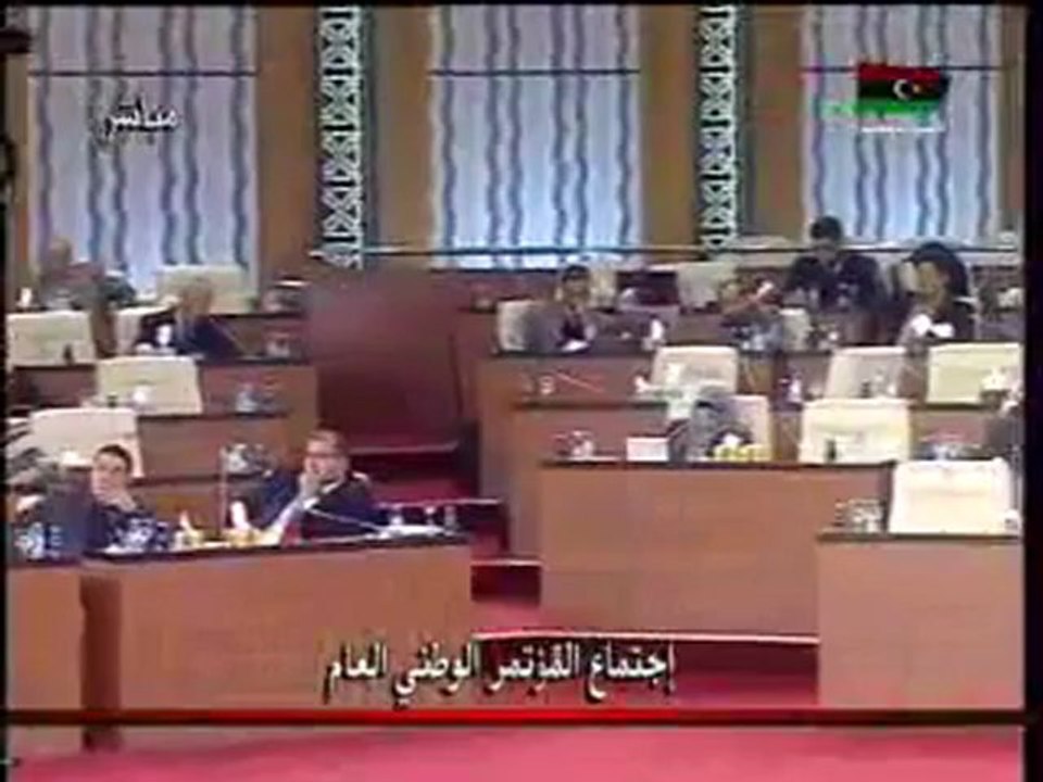المقريف ينتهك الاعلان الدستوري و يقول انا قاعد هنا