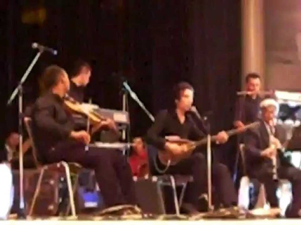 GESI BAGLARI Mustafa Cilekes´ ten canli perfomans baglamasi ile