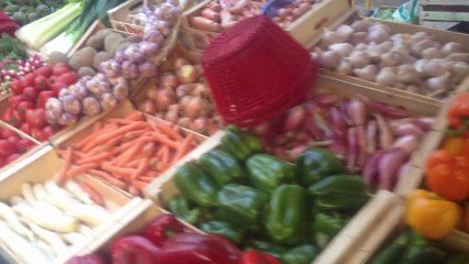 marché de l isle sur la  sorgue le dimanche matin