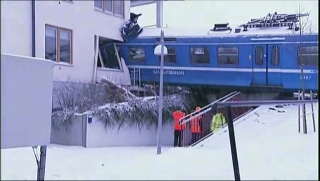 Suède : une femme de ménage vole un train et percute une maison