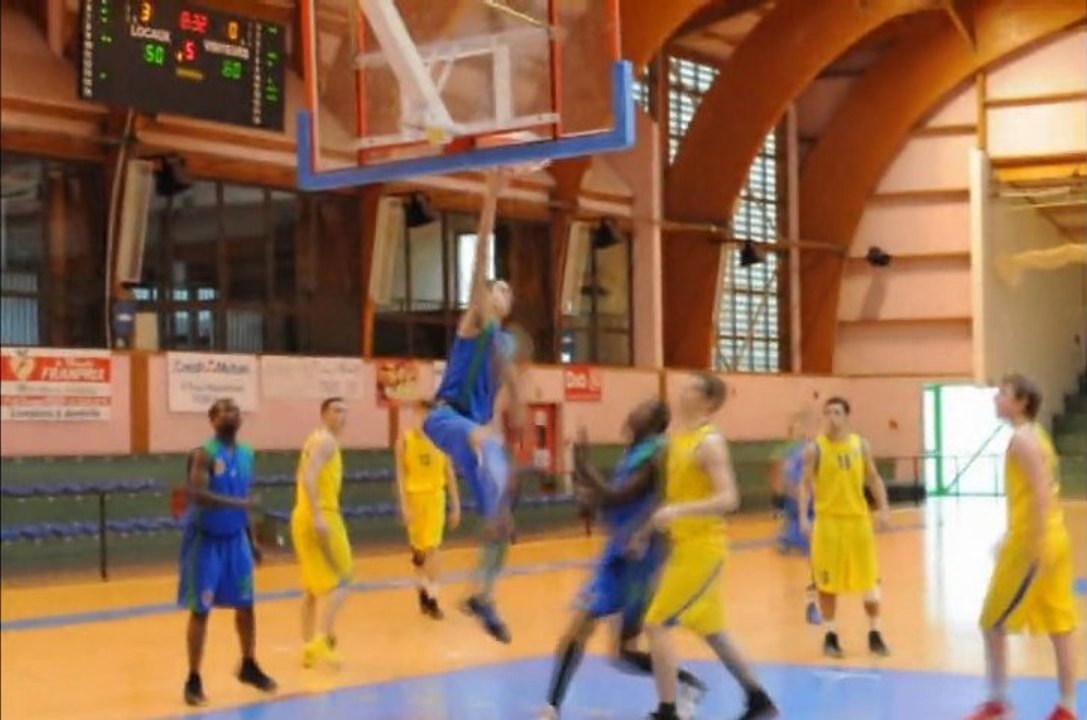 Basket - Junior 1 -"Le Chesnay Versailles" bat "Poissy"