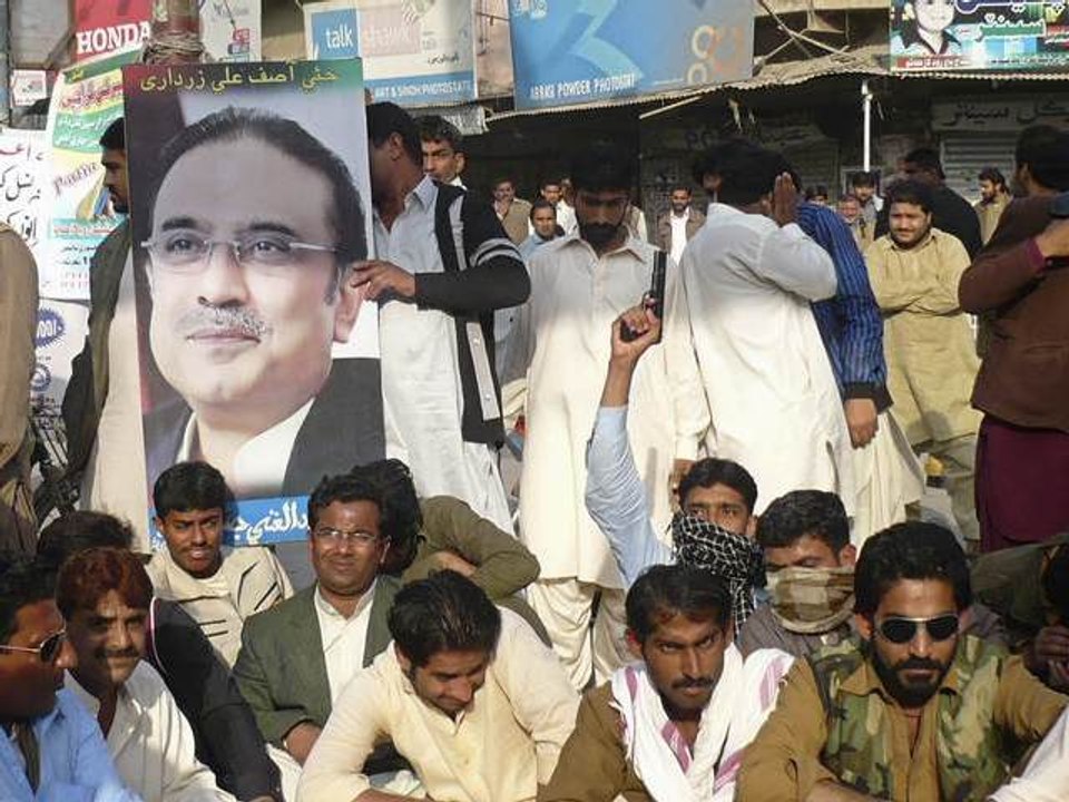 Pakistan Supreme Court Orders Arrest Of Prime Minister