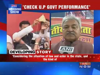 Mulayam gives son Akhilesh an earful