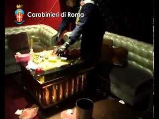 Tải video: Roma - I Carabinieri chiudono il privè dei cinesi, 5 arresti (14.01.13)