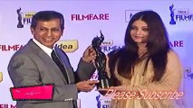 Aishwarya unveils Filmfare Trophy