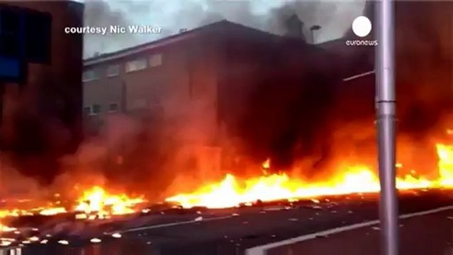 Elicottero precipita nel centro di Londra, almeno due...