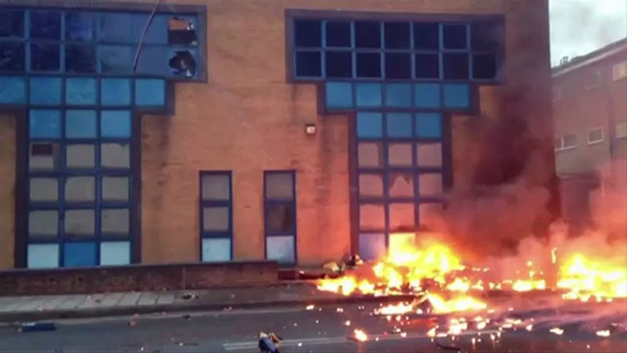 Hubschrauber in London abgestürzt - zwei Tote