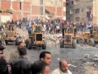 Residents killed in Egypt building collapse