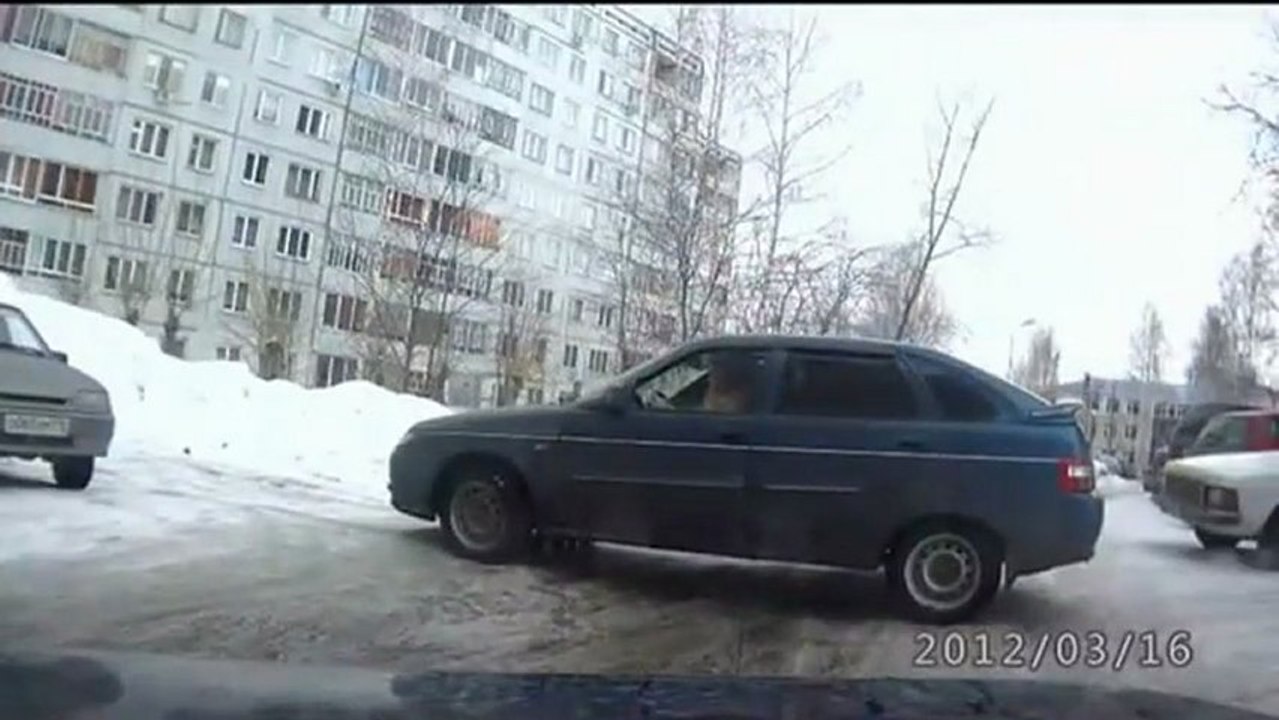 Suivre un conducteur Russe pendant une journée, c'est loin d'être triste !