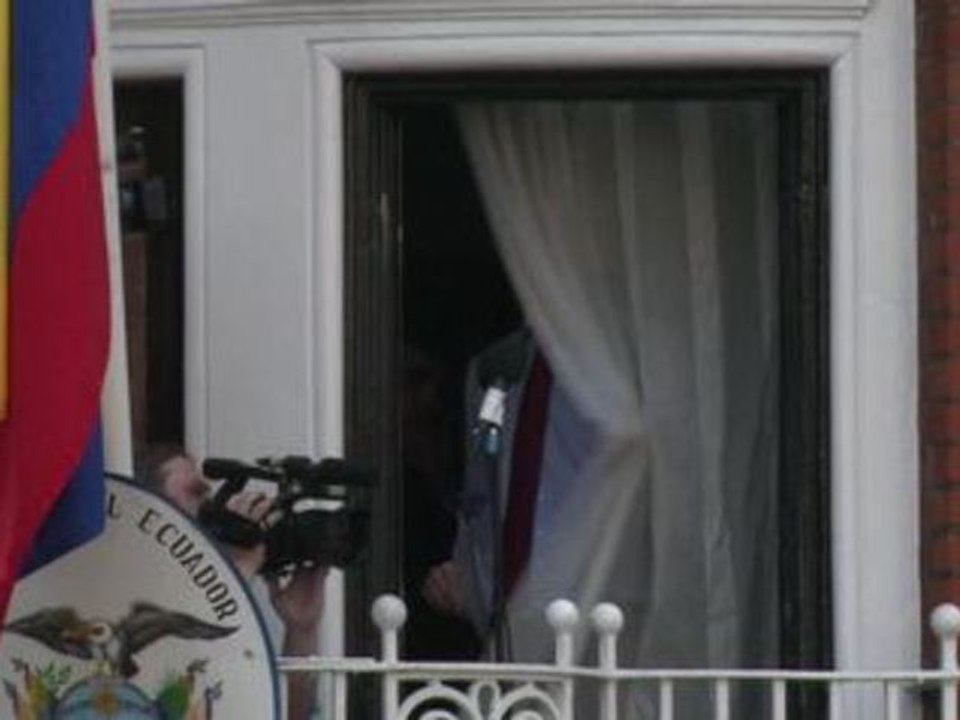 Julian Assange demande à Obama de cesser "la chasse aux sorcières" contre WikiLeaks