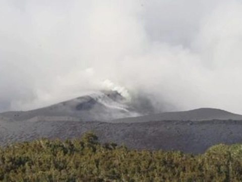 Le volcan néo-zélandais Tongariro se réveille