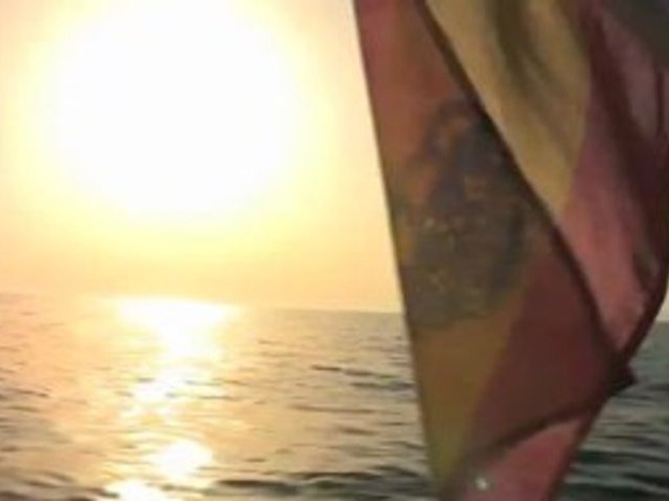 Philippe Croizon, amputé des quatre membres, traverse le détroit de Gibraltar à la nage