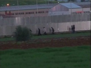 Tirs depuis un poste frontière syrien sur des réfugiés en Turquie