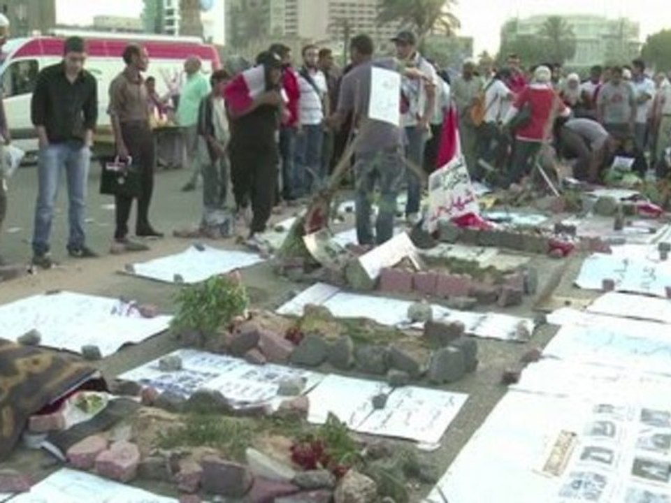 Les Egyptiens protestent contre les verdicts des procès Moubarak