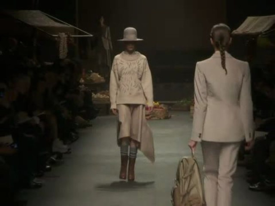Milan : le défilé Trussardi. Prêt-à-Porter Automne/Hiver 2012/13