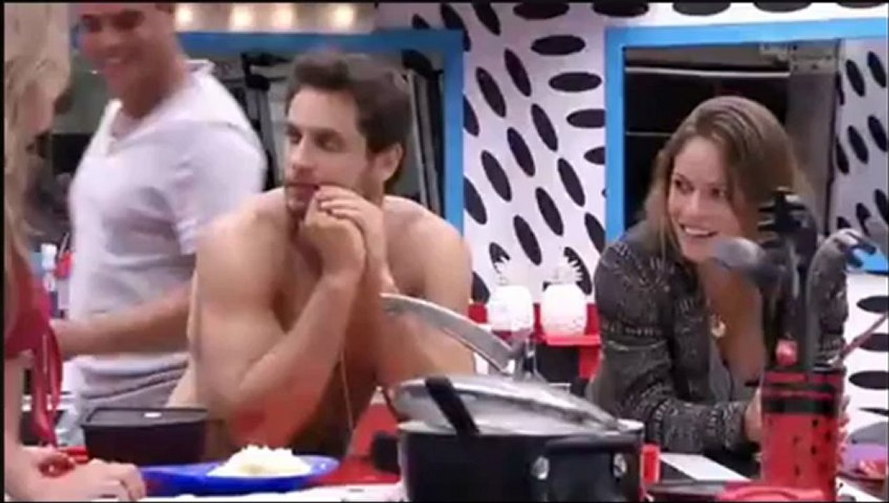 Fanieser com Nati e Aline na cozinha 09/01 tarde