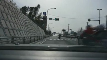 Enfant tombe du scooter