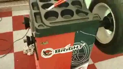 Bright Wheel Balancer – Autohoist Australia Pty Ltd