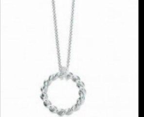 tiffany bracelet: Delivering Attractiveness To be able to Each Residence