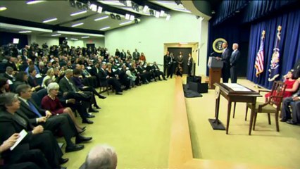 Obama assina 23 decretos contra violência