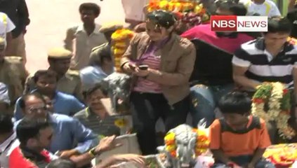 Better deals push Saina to play better, says father.mp4