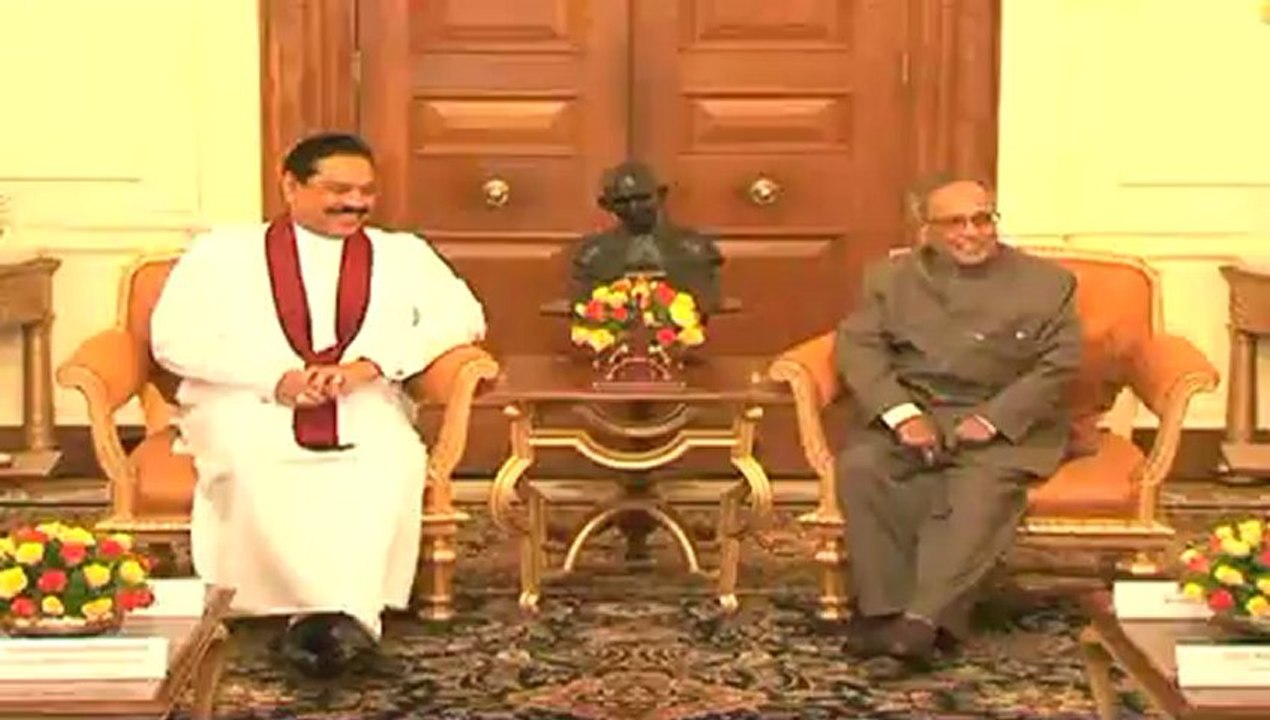 Rajpaksha meets President Pranab Mukherjee.mp4