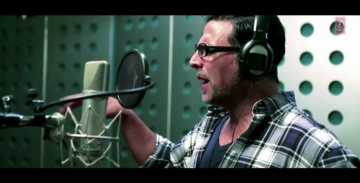Akshay Kumar Singing Mujh Mein Tu from Special Chabbis