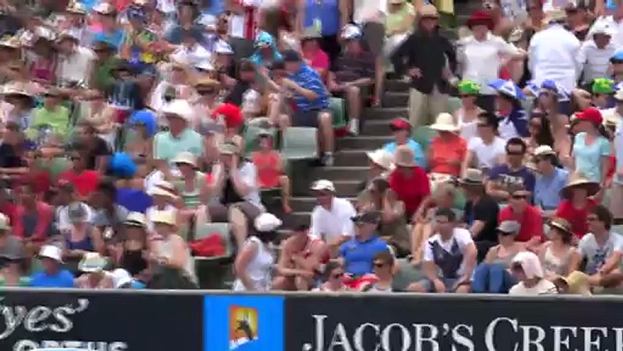 Open d'Australie: Coup de raquette de Tsonga.