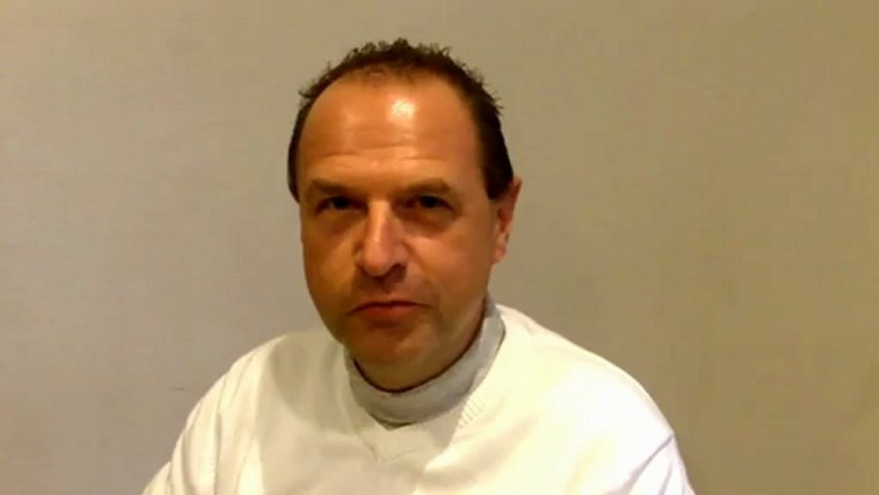 Uwe Hewig zum Buchseminar mit Ernst Crameri