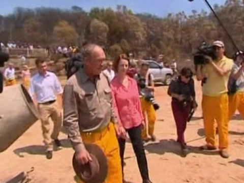 Australian PM pledges cash for bushfires homeless