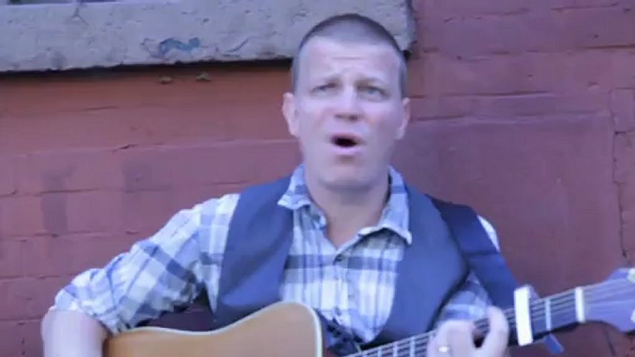 Mony and the Hatmen: lost and be found ( official video)