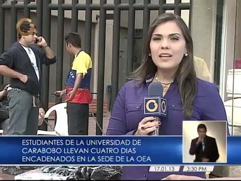 Estudiantes encadenados denuncian atropello de compañeros en la embajada de Cuba