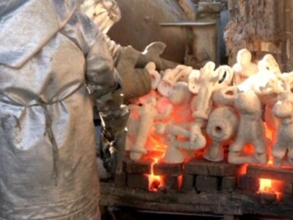 Molten bronze pours into molds to cast the SAG Award statuettes