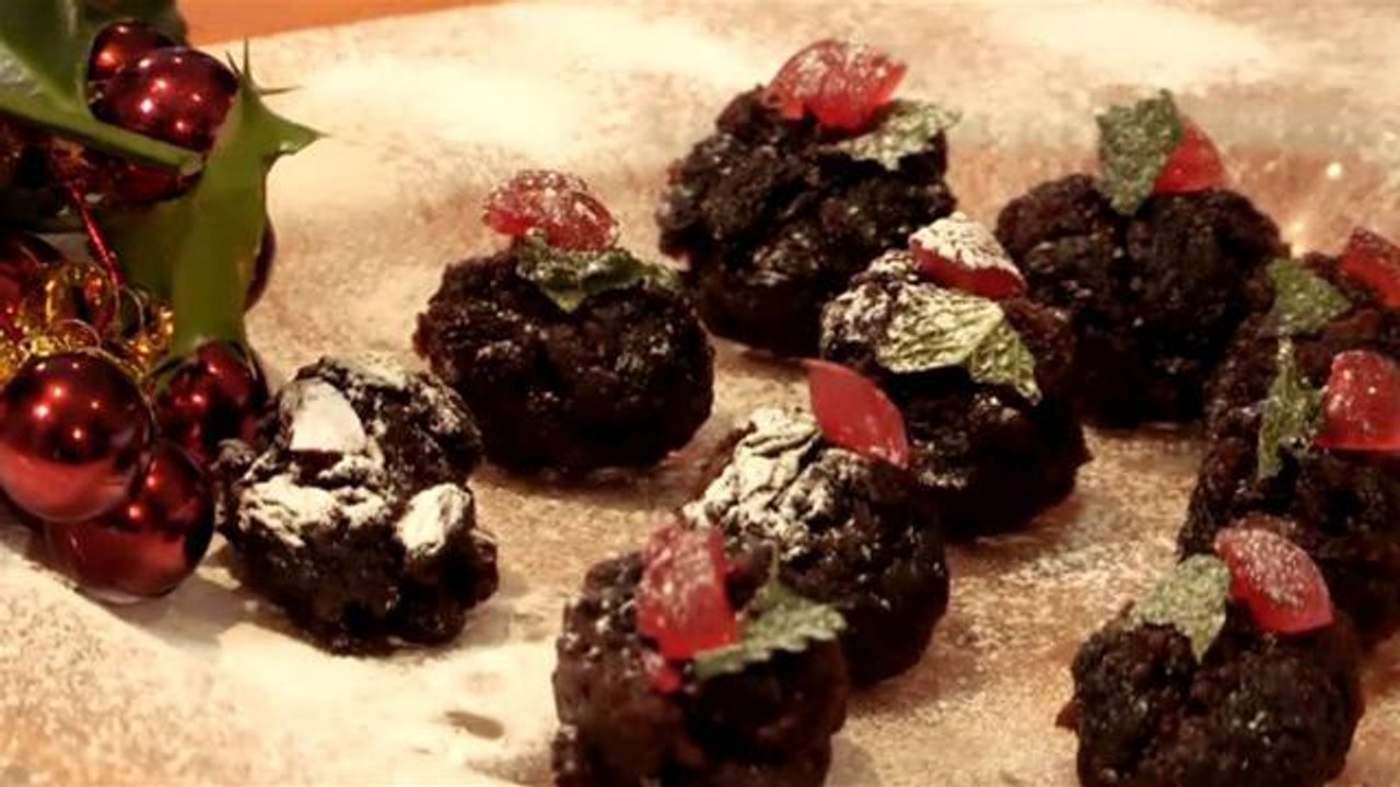 How To Make Christmas Pudding Canapes