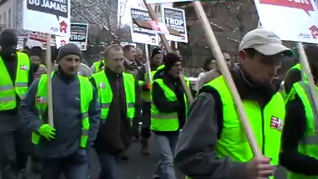 LE DEPUTE-MAIRE DE VESOUL DEFILE AVEC LES ARTISANS EN COLERE